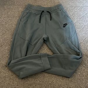 Classic Nike Tech Pants